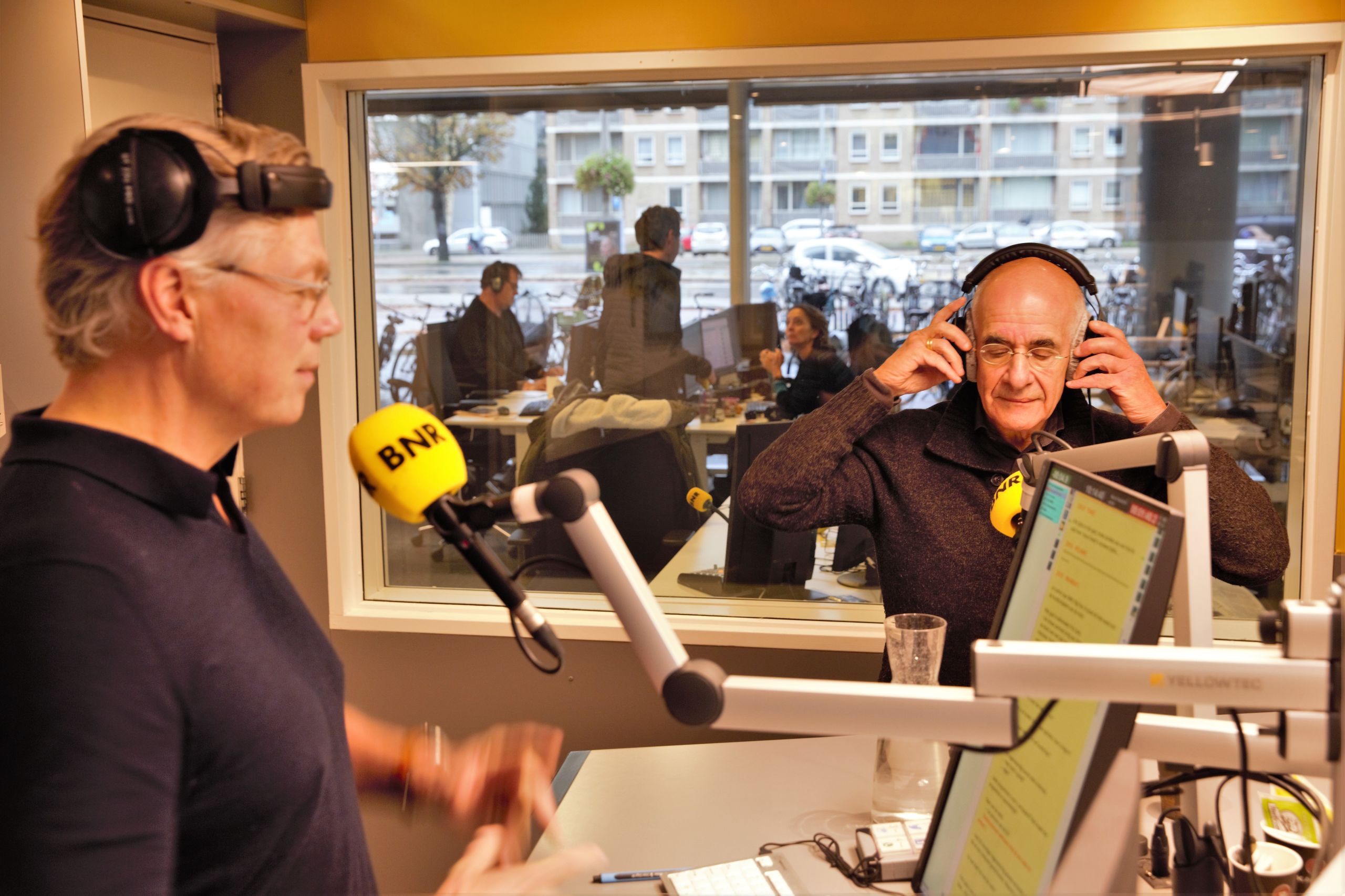 Radio | Frits Spits, programmamaker: “de radio zit de actualiteit op de hielen.”