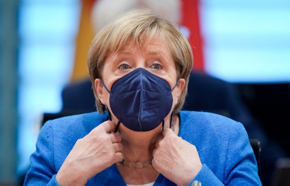 Angela Merkel met een FFP2-mondmasker.