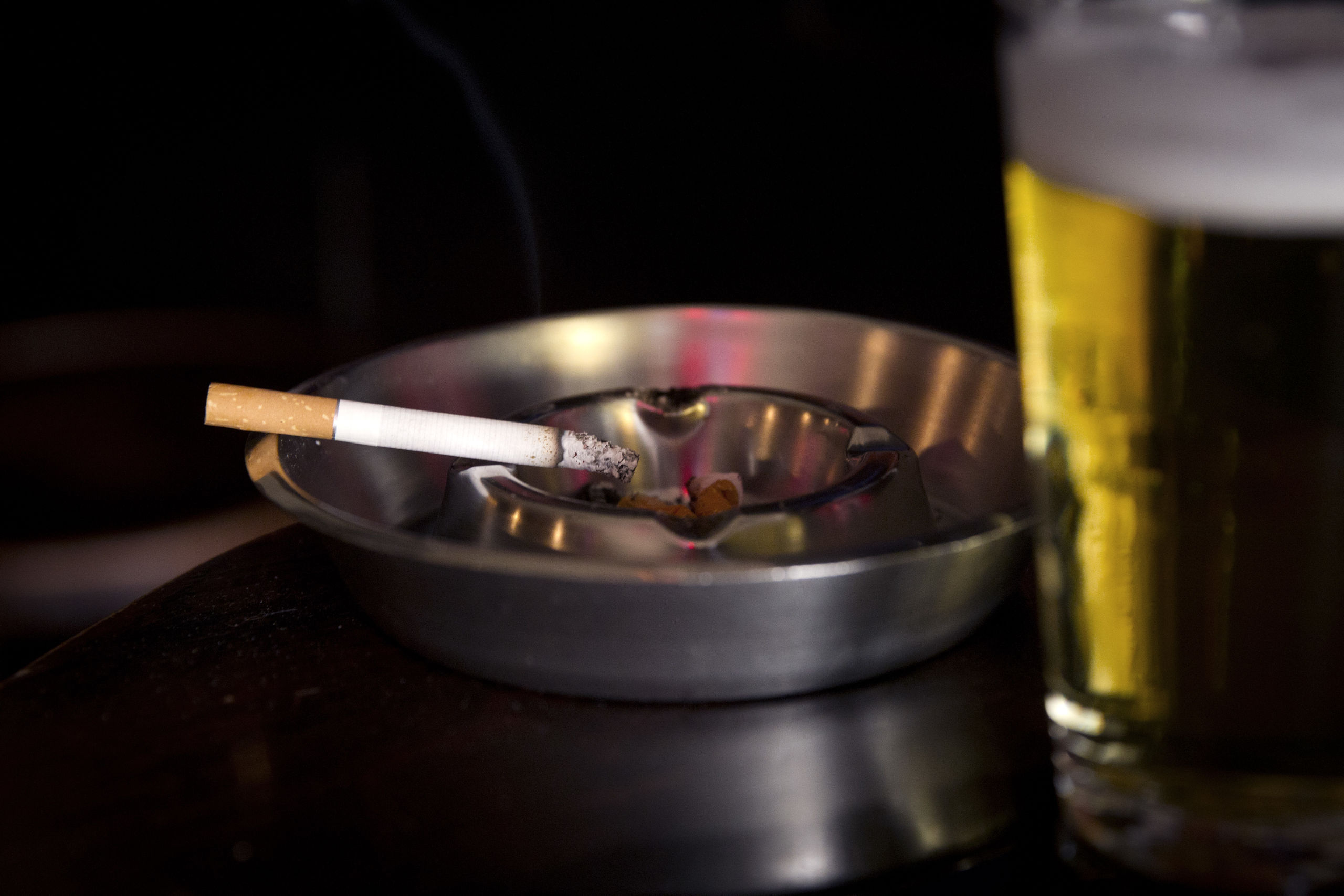 Amsterdam: Roken in het café.