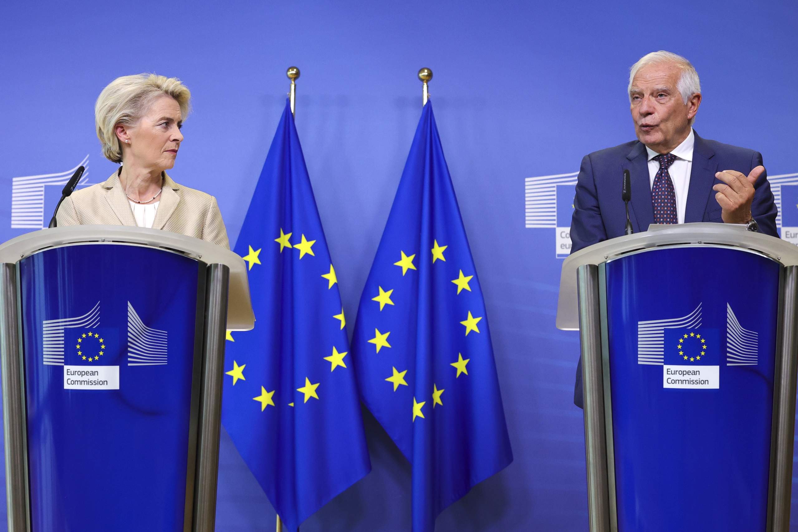 Voorzitter van de Europese Commissie Ursula von der Leyen en buitenlandcommissaris van de Europese Commissie Josepp Borrell.