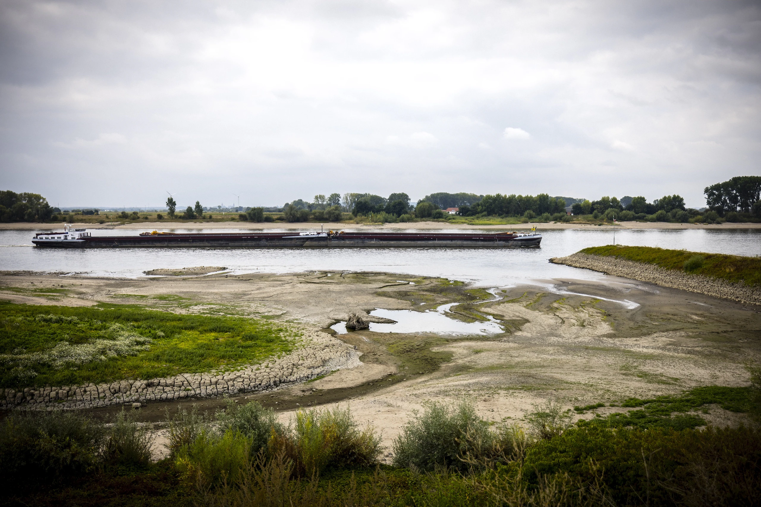 Duitsland: hogere waterstand Rijn betekent niet einde crisis | BNR ...