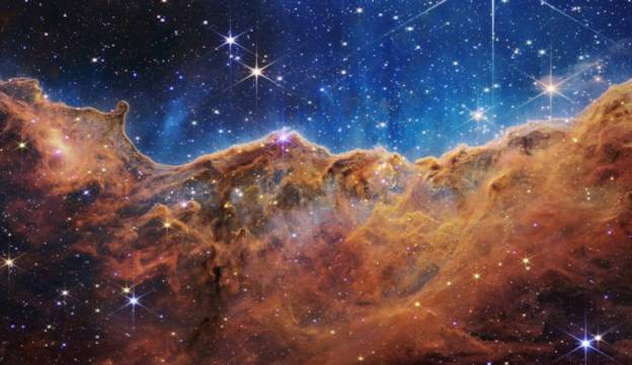 De Carinanevel: wolken van gas en stof waarin sterren geboren worden. Op ongeveer 7600 lichtjaar van de aarde.